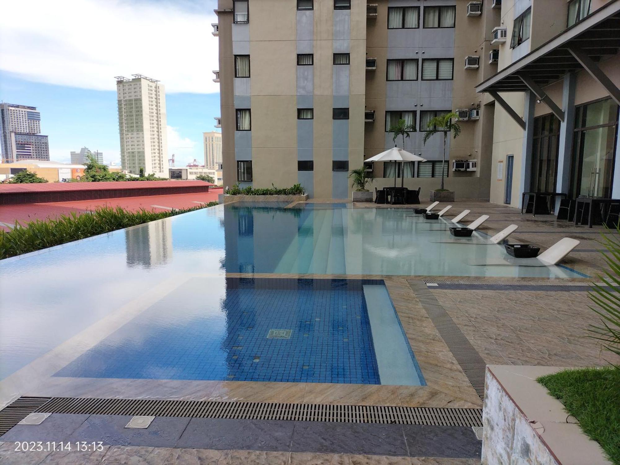 Cozy 1233 The Persimmon Studio Near Sm And Ayala Cebu Stadt Exterior foto