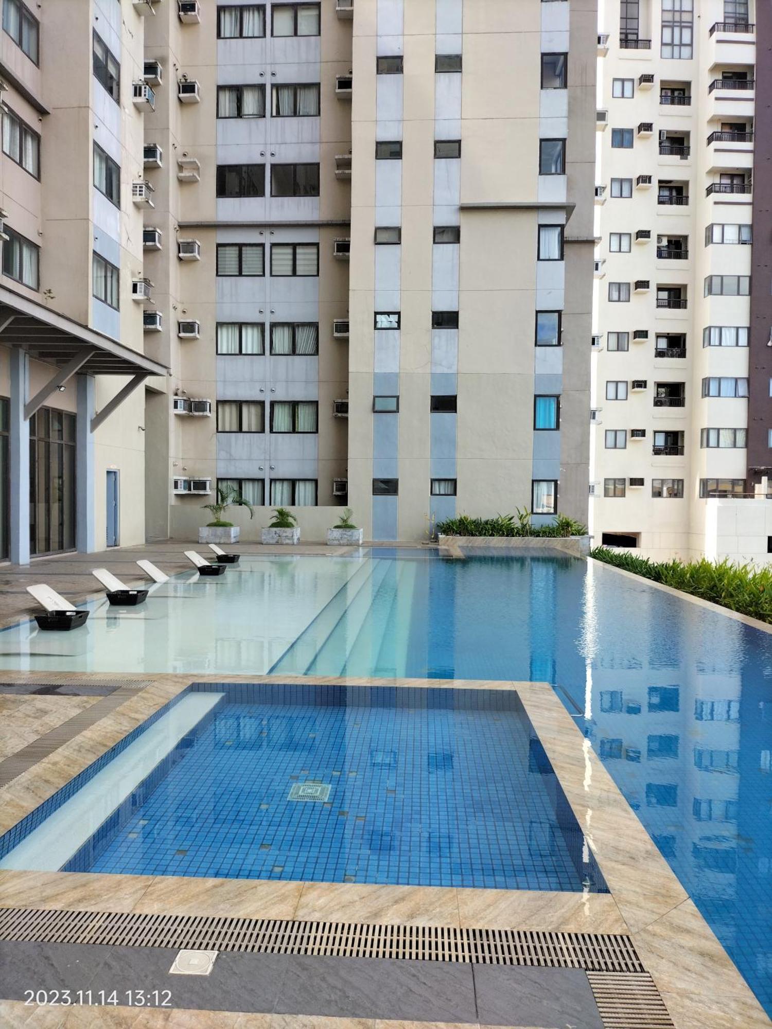 Cozy 1233 The Persimmon Studio Near Sm And Ayala Cebu Stadt Exterior foto